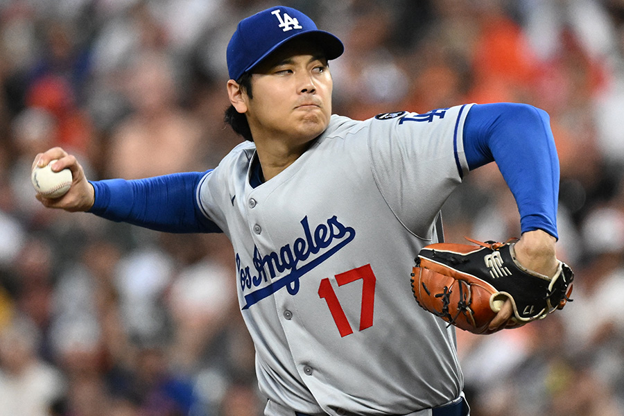 大谷翔平、緊急先発で4回途中無失点 最速163キロ、汗流し肩で息する