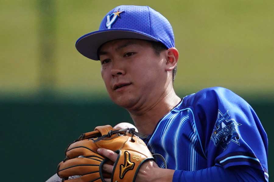 まさにプロのポジショニング DeNA二塁手・柴田が遊撃の守備範囲で超美