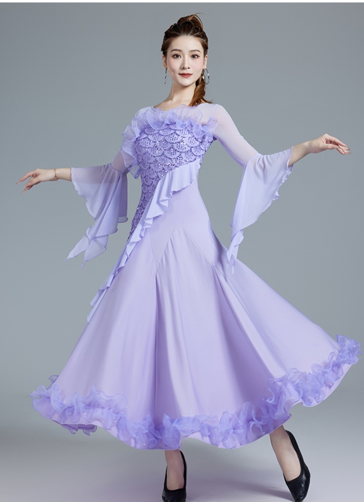 優雅な舞姿が記憶に残る！社交ダンス用スタンダードドレスおすすめ10選