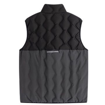 メンズダウン 白黒迷彩で魅せる、洗練されたメンズダウンベスト ベスト