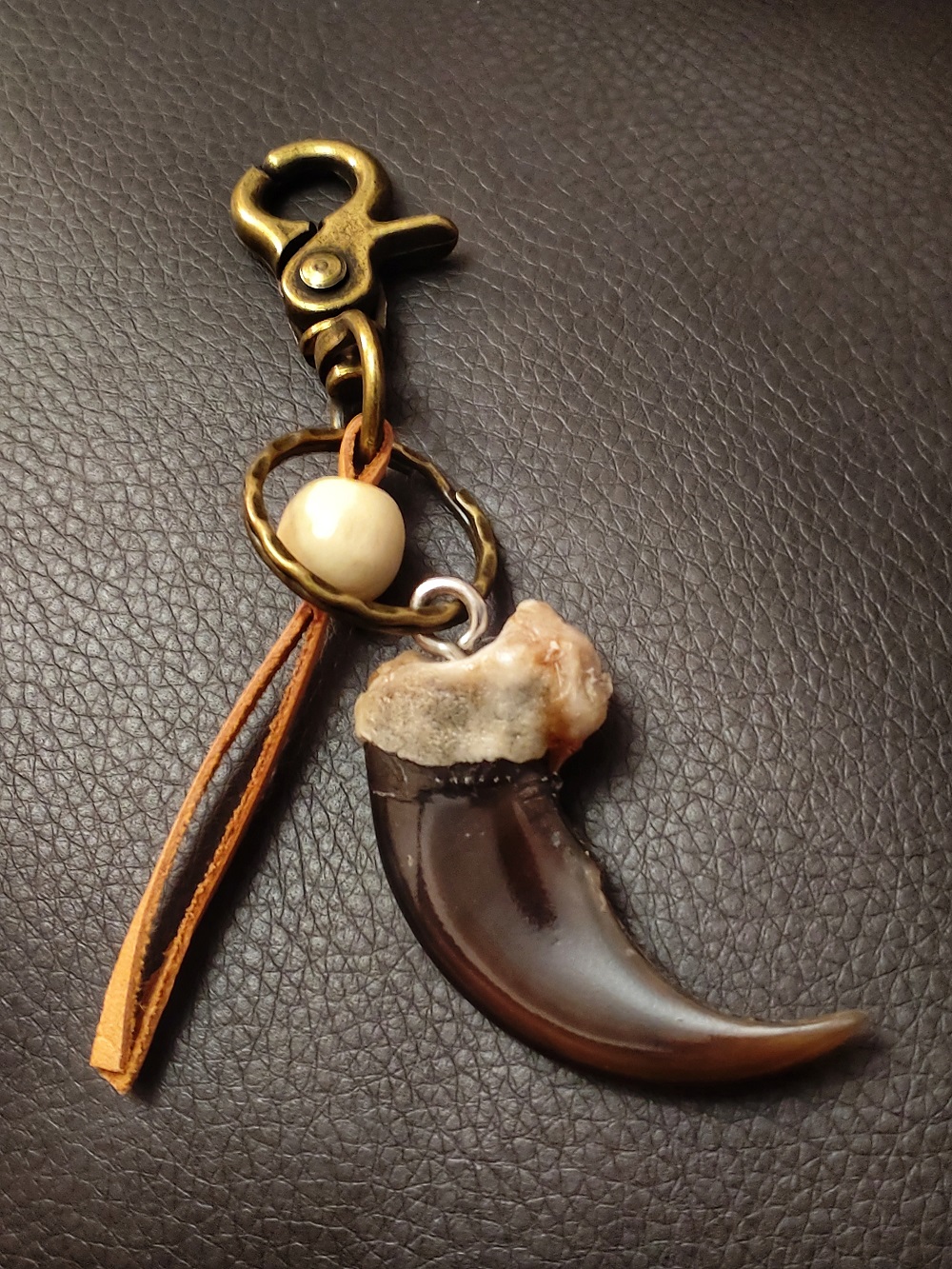 ヒグマの爪キーホルダー｜マイナビふるさと納税