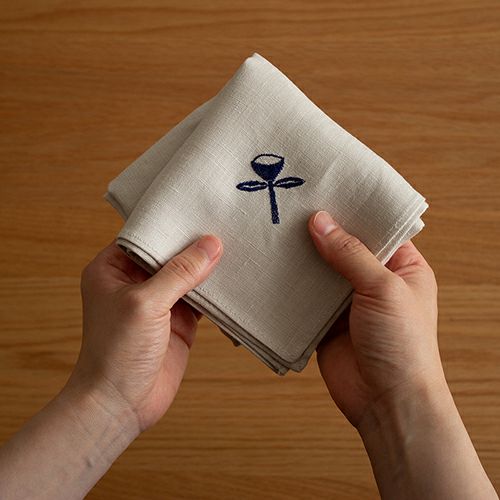 000000001985-04-l.jpg?t=