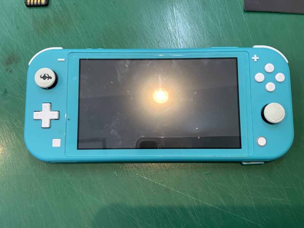 Nintendo Switch Lite 摩耗した左スティック交換対応 - ゲーム修理工房