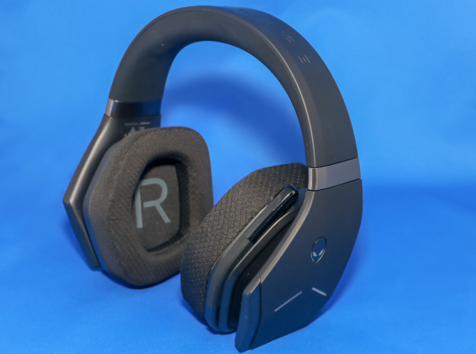 ケーブルから解放されることへの快感──ワイヤレスヘッドセット