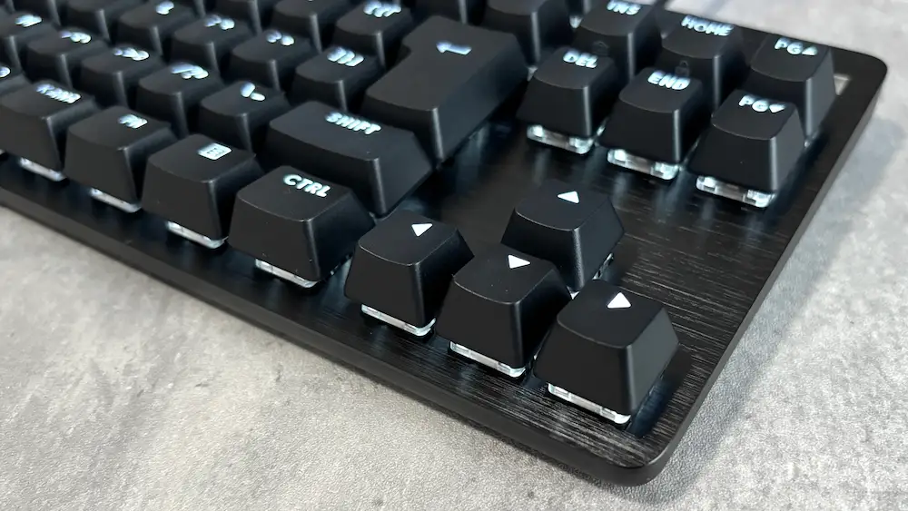 Logicool G413 TKL SEを徹底レビュー｜デザイン特化の安いゲーミング
