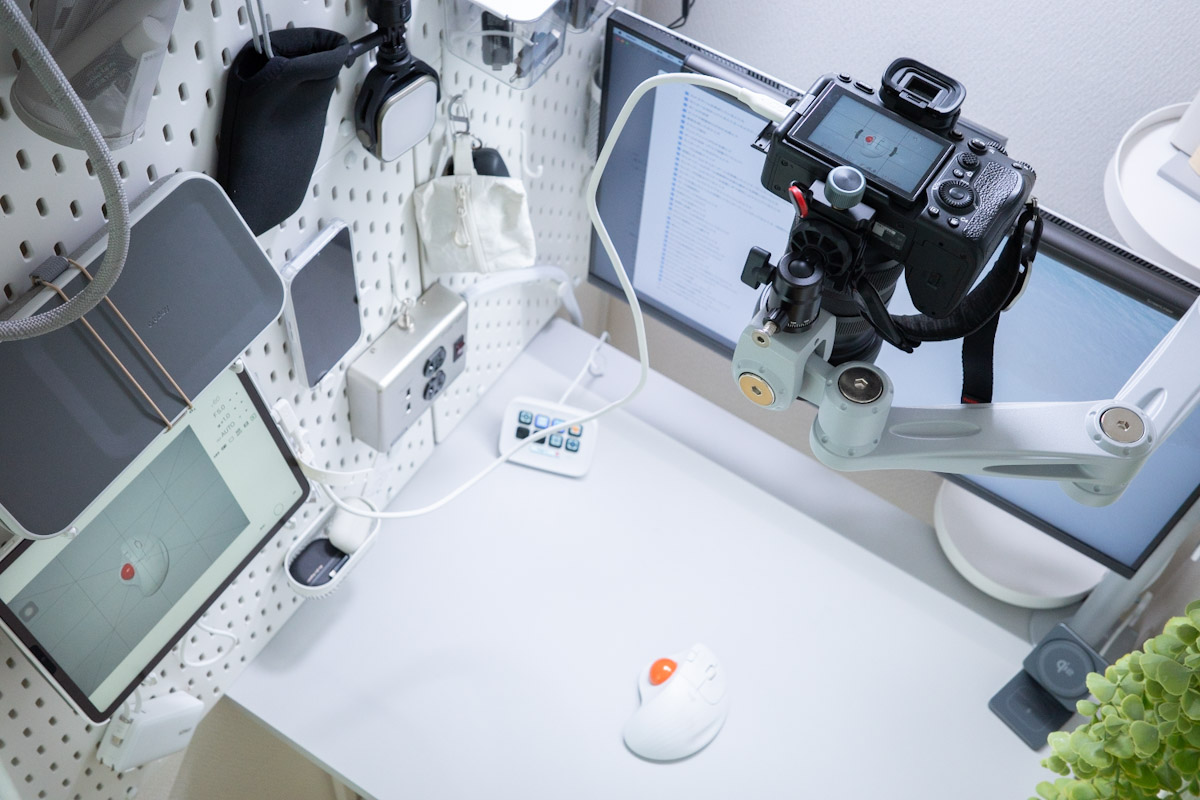 LINDYのモニターアームでつくる理想のデスク環境がこれだ！ | SPACE 80