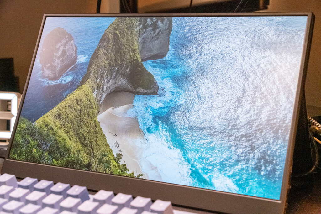 KEEPTIME モバイルモニター レビュー】怪しさMAXだけど普通に使える