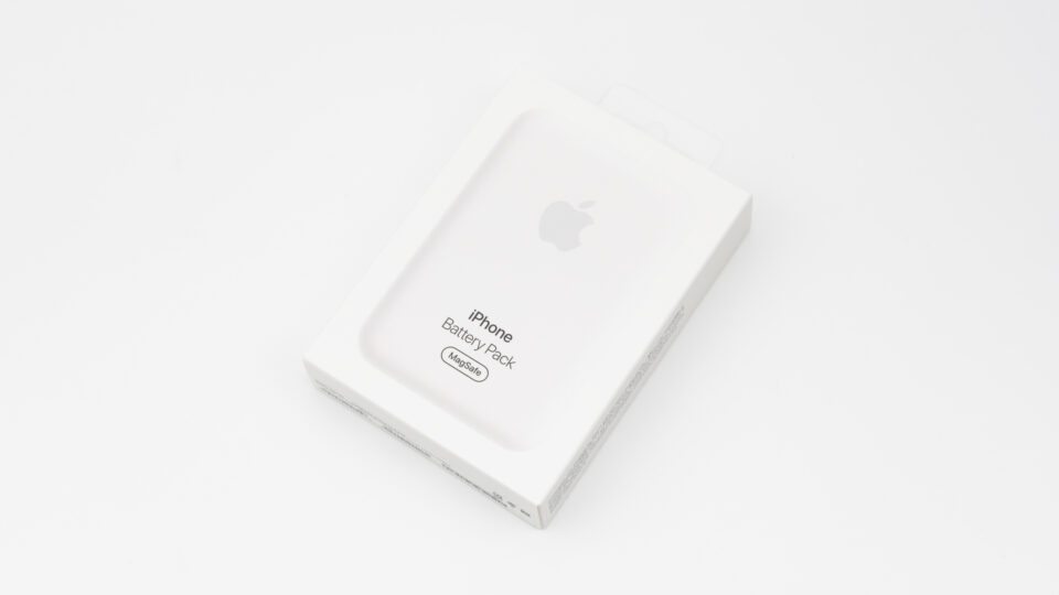 iPhone 12 miniと最高の相性。Apple公式MagSafeバッテリーパック