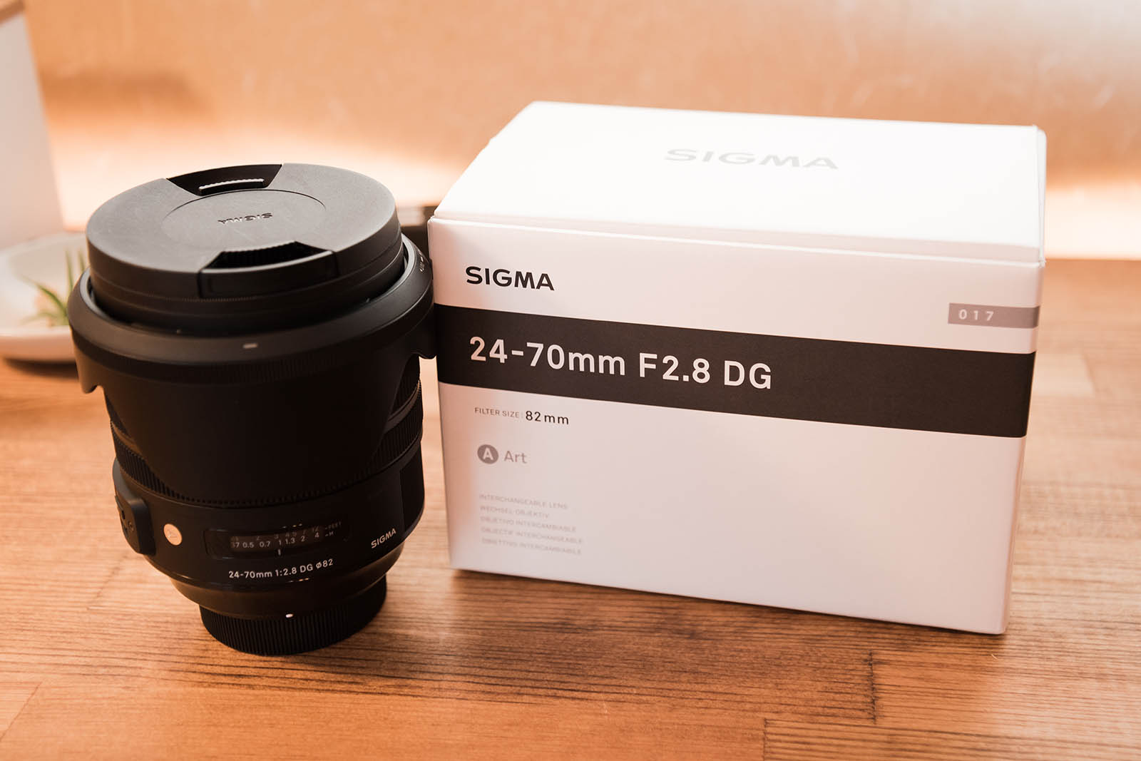 SIGMAの標準ズームレンズ「24-70mm F2.8 DG OS HSM Art」を購入！腕を