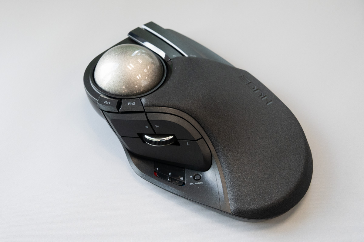 エレコム、52mm径の大玉トラックボール「HUGE PLUS」。無線/有線両対応