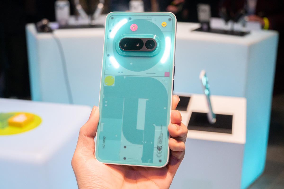 Nothing、“90年代後半のテック”イメージの限定スマホ「Phone (3a