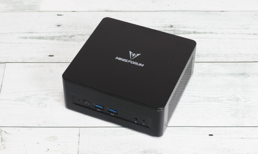 実機レビュー】 MINISFORUM UM690L Slim：ちょい古世代だけど