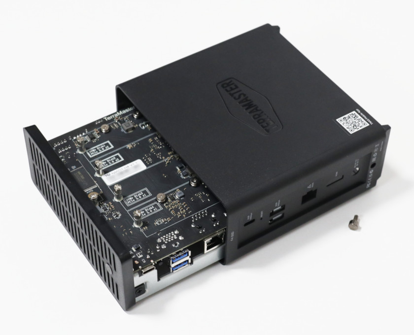 実機レビュー】TERRAMASTER F4 SSD：ちっさくて速くて静かな、M.2 SSD