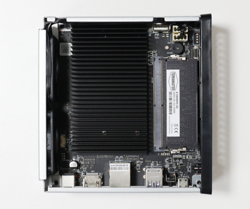 実機レビュー】TERRAMASTER F4 SSD：ちっさくて速くて静かな、M.2 SSD