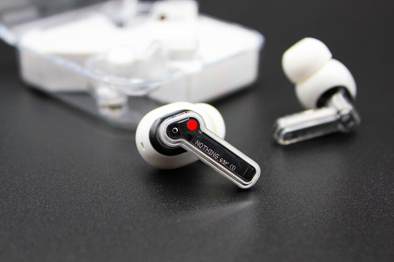 Nothing ear (1) レビュー】究極のデザイン！近未来の空気を感じる最新