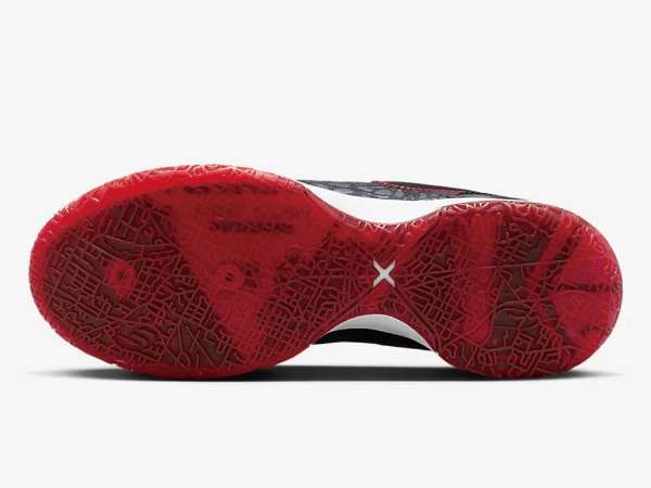 レブロン・ジェームズの、新たなシグネチャーモデル「ZOOM LEBRON NXXT