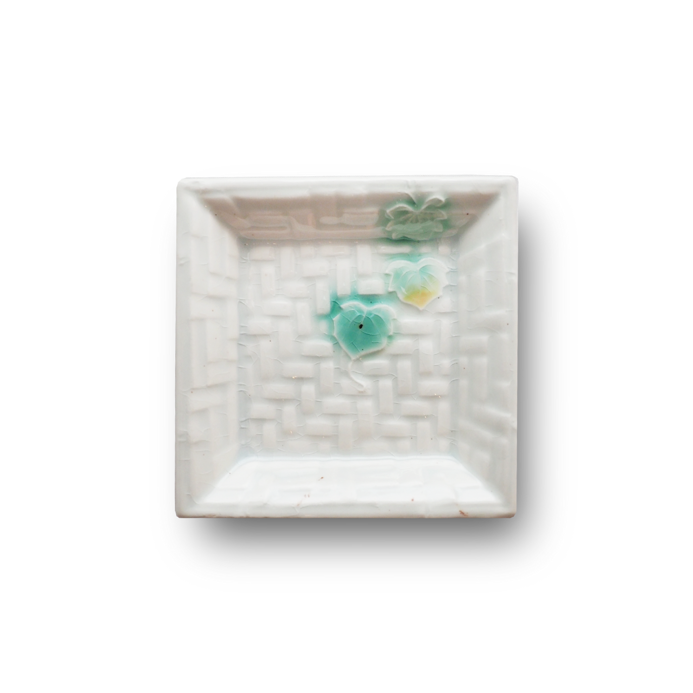 珉平焼蔦文皿 (白) – Gallery Nisui