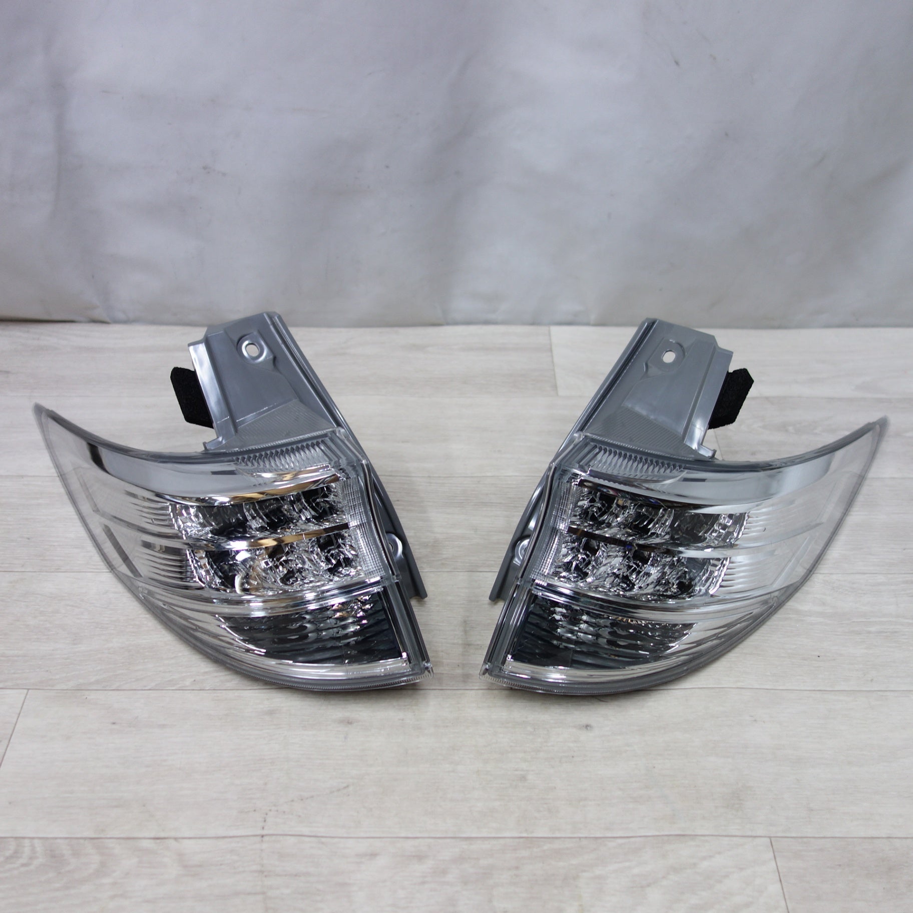 送料無料] 新車外し!左右セット◇トヨタ エスティマ 50系 純正 LED