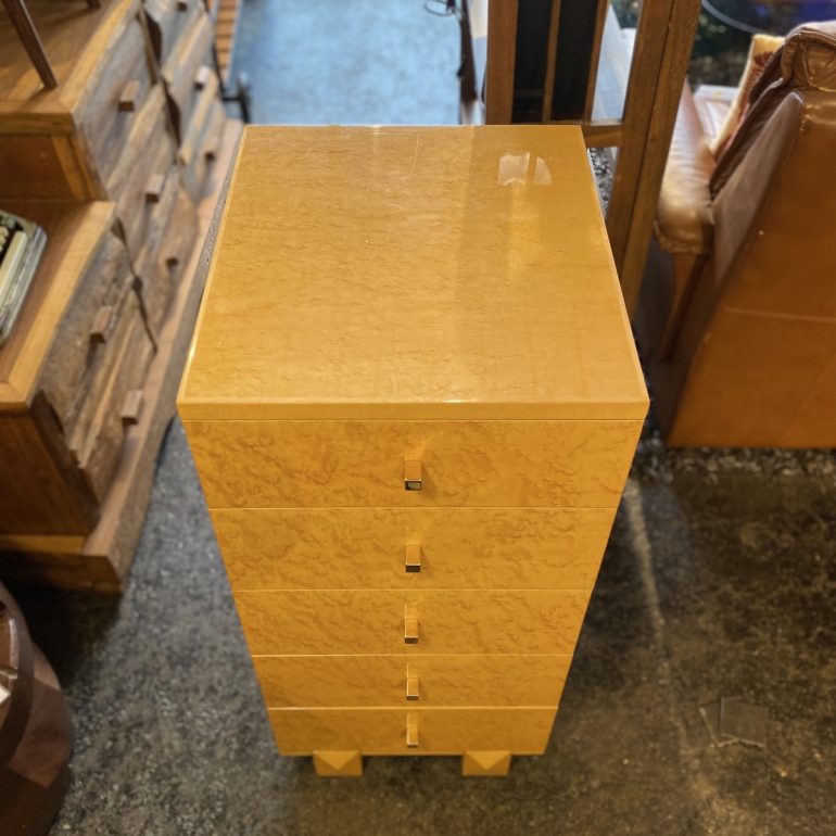 IDC大塚家具 スプレンダー 最高級 バーズアイメープル チェスト サイド