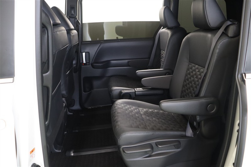 ヴォクシー S-Z（052018842441）の中古車 | トヨタ認定中古車 | トヨタ