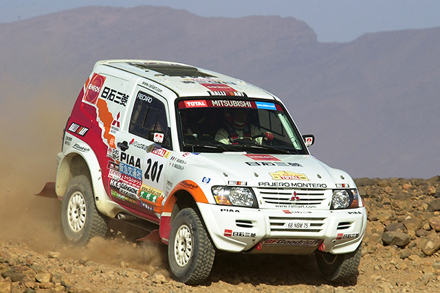 ダカールラリーで活躍するラリードライバー 増岡浩氏に聞く | クルマ