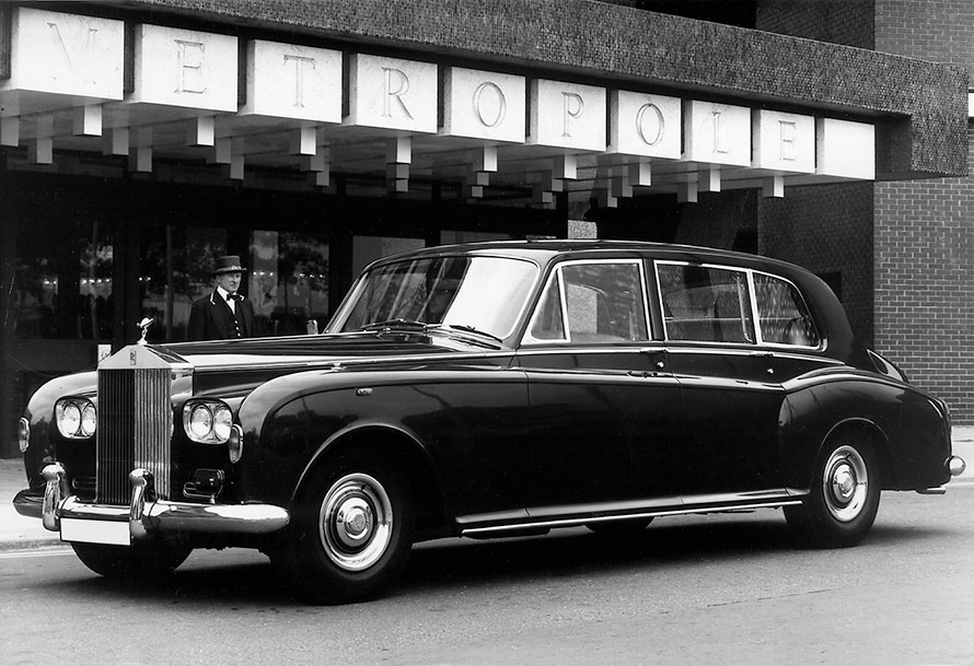 ロールス・ロイス・ファントムVI・・・圧倒的な存在感！グリルが立派な