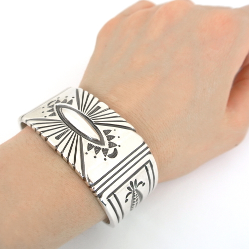 138mm ウィルソンジム スタンプ バングル｜マライカ公式通販