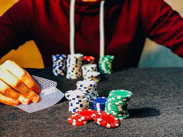 Qoo10] 本格仕様 チップ300枚 トランプカード