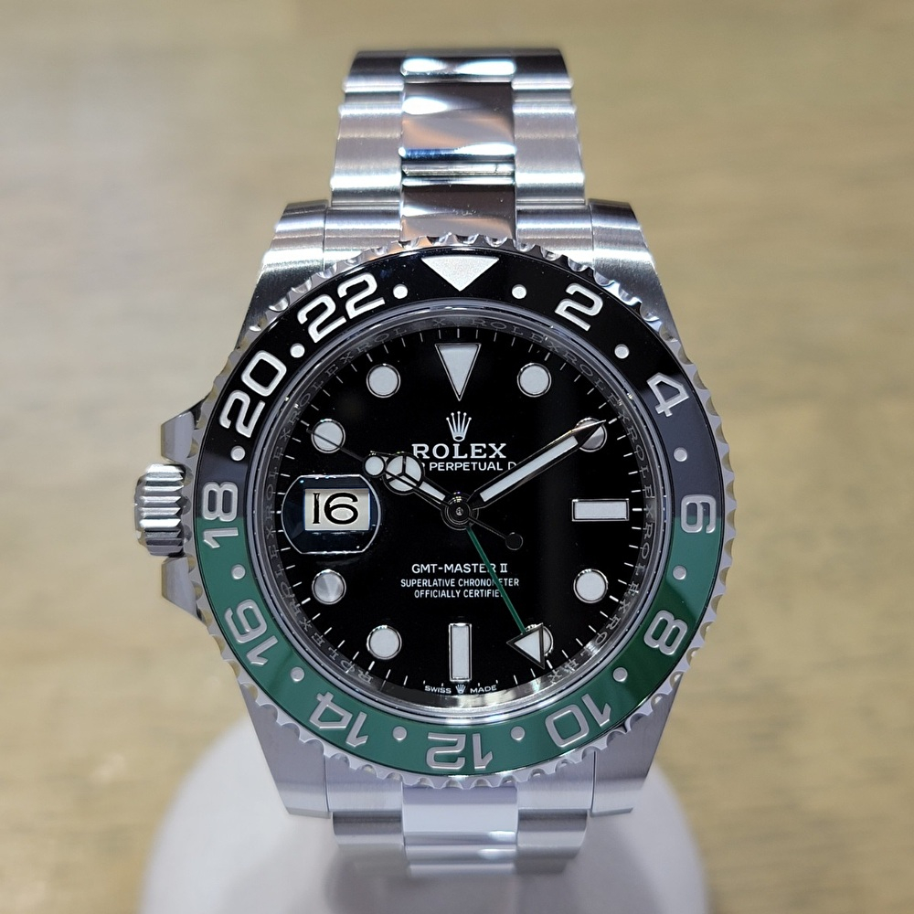 最速品 ロレックス GMTマスターII 緑黒ベゼル126720VTNR 2022年 未使用