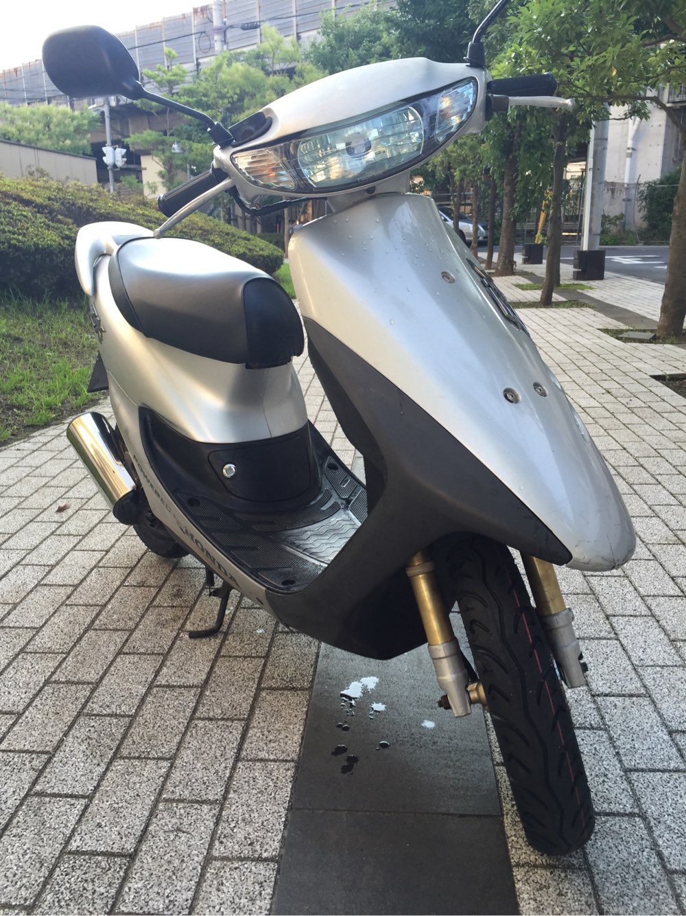 ライブディオ ZX シルバー ¥59,800- 乗り出し総額71,864（自賠責1年の