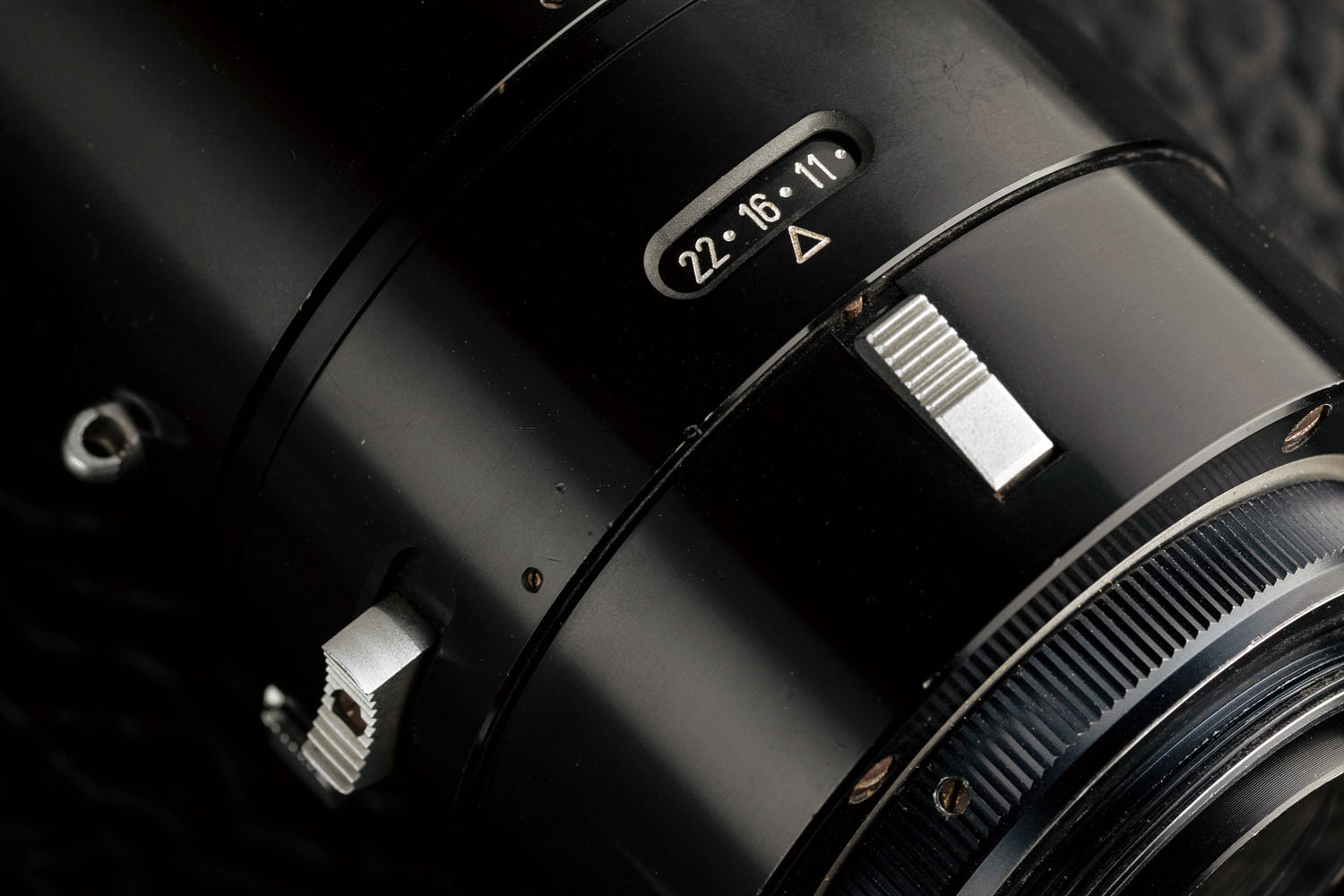 オールドズームレンズ特集】しっかり写るヘビー級「オールドズーム