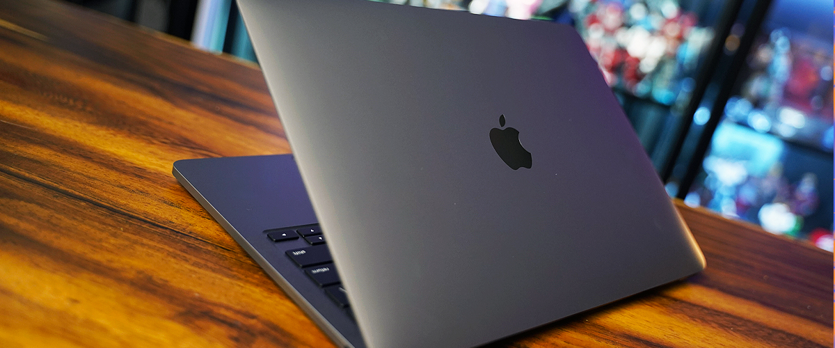 Geek Review: Apple 13-Inch MacBook Pro M2 (2022) | Geek Culture