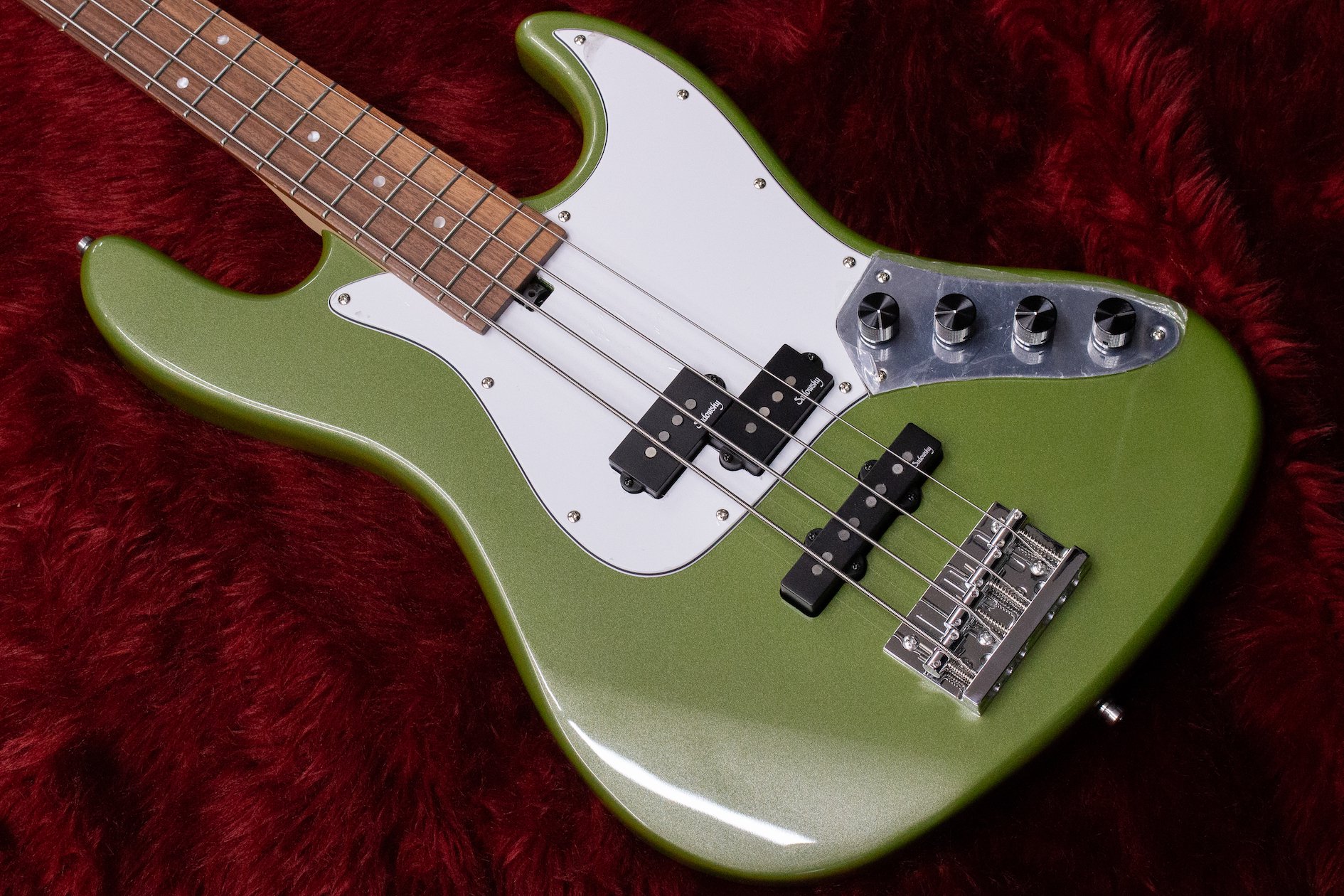 初心者の方のために厳選したおすすめのベースとその選び方を解説【2023