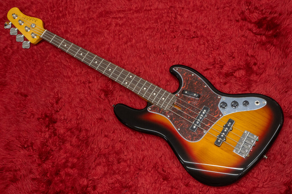 woofy bassesから登場した新作はヴィンテージ志向のJ BassとP Bass