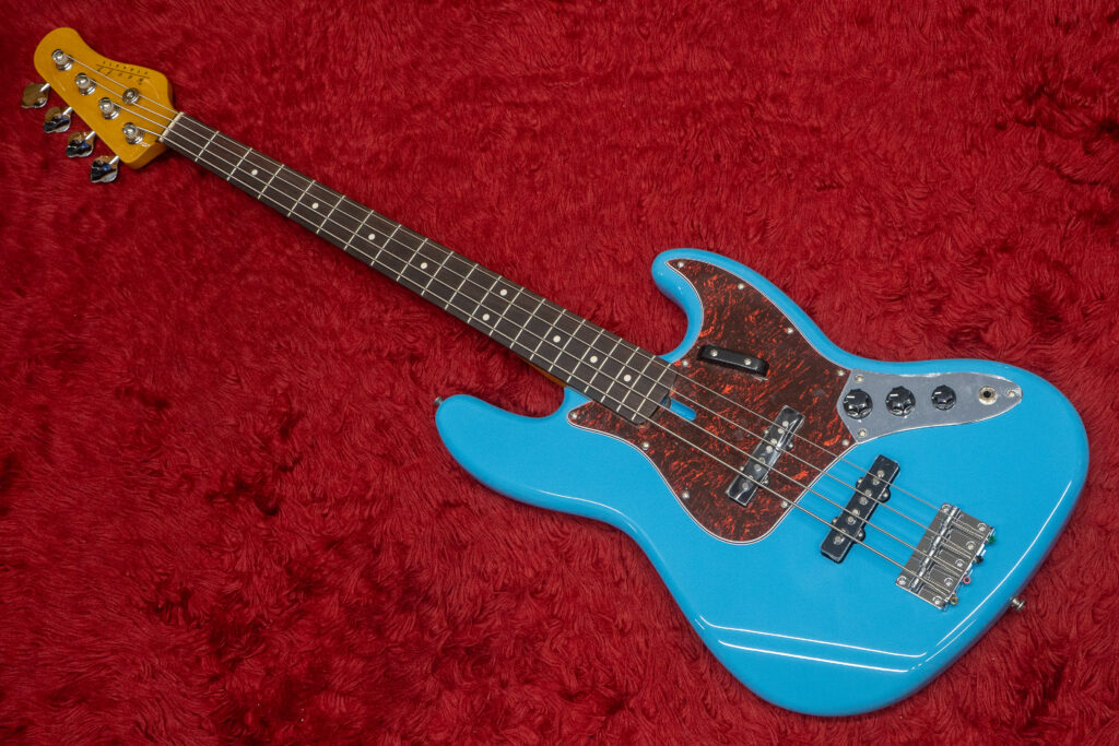 woofy bassesから登場した新作はヴィンテージ志向のJ BassとP Bass