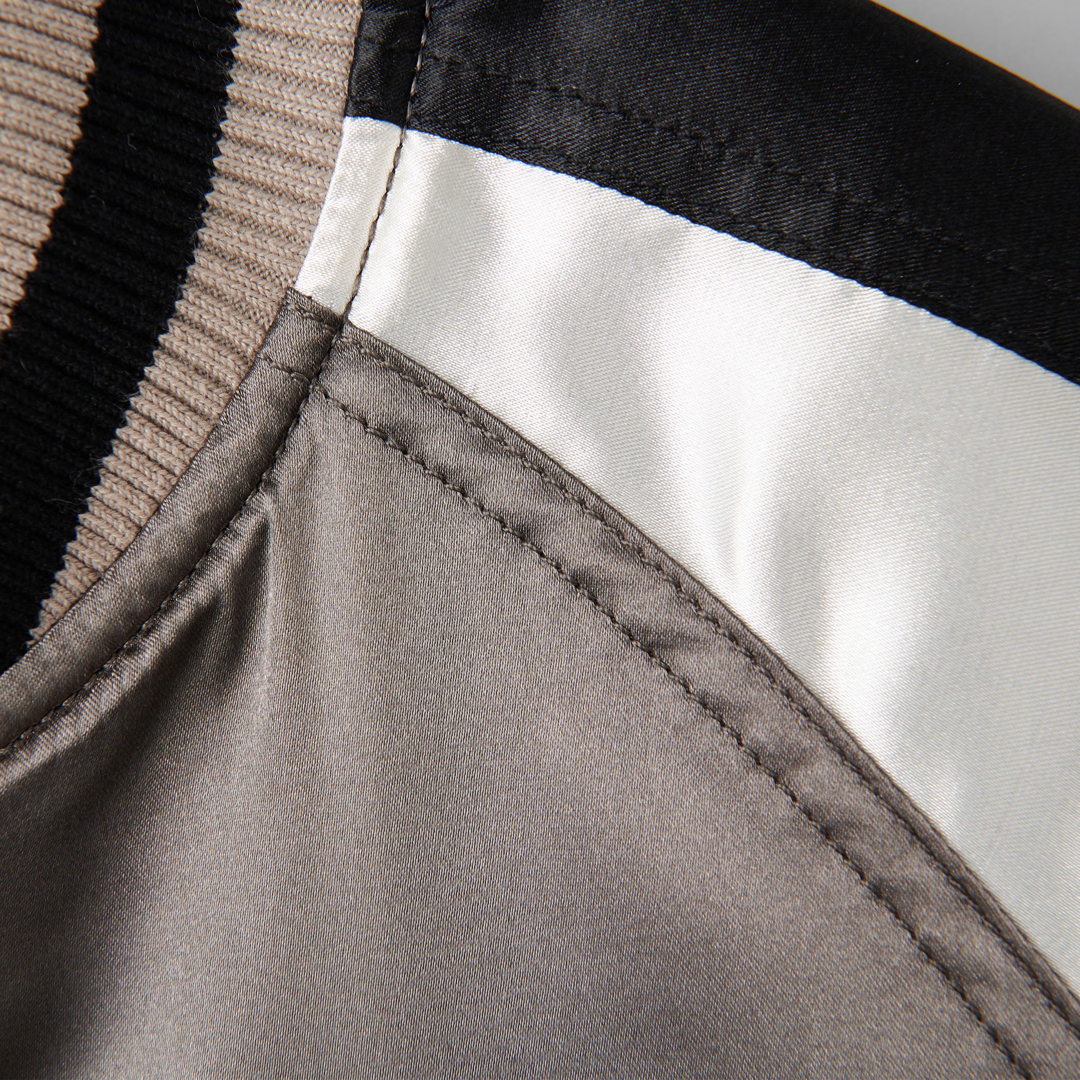 VALORANT ONI リバーシブルスカジャン (VLRNT×UA） – インフォレンズ