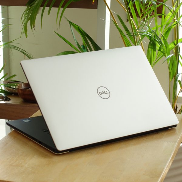 DELL XPS 15(7590)レビュー：極薄のフレームを実現した15インチノート