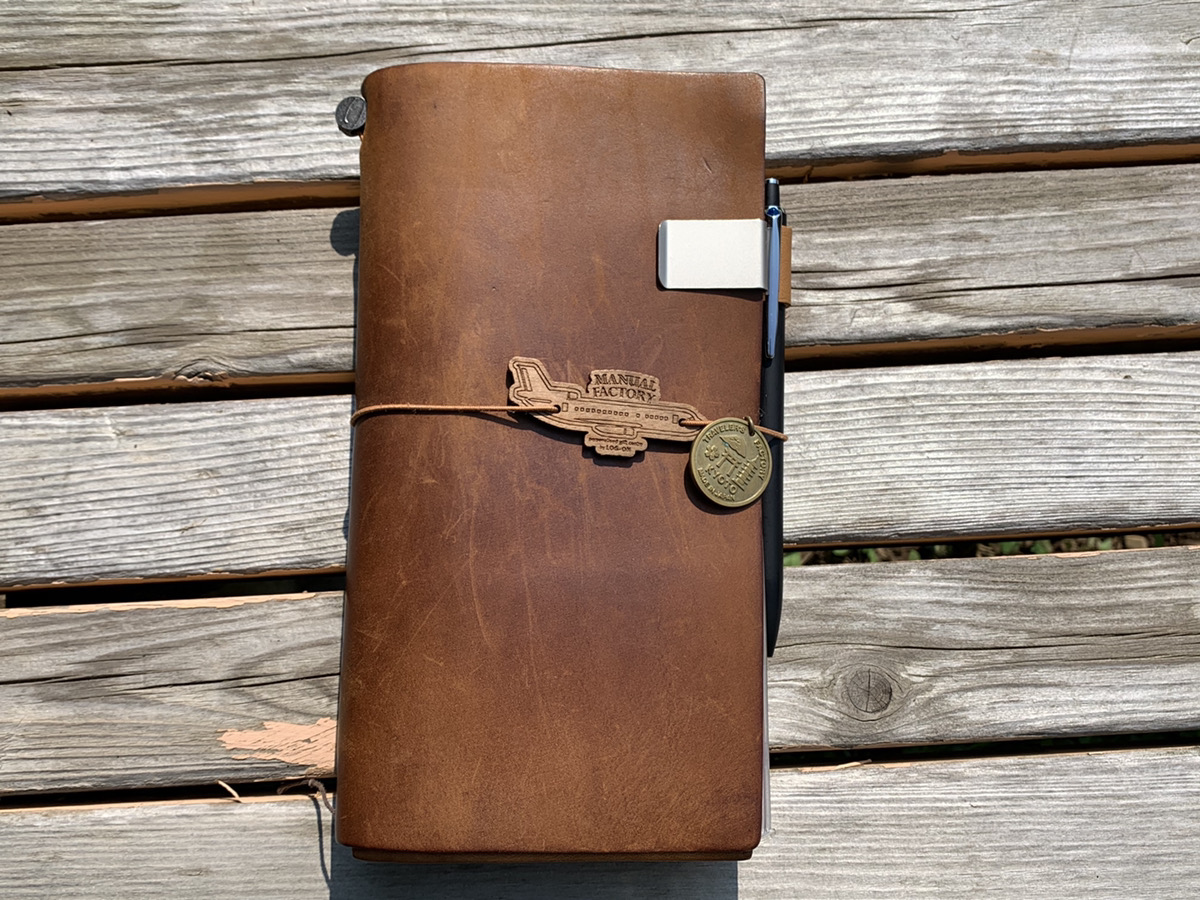 トラベラーズノートのエースホテルコラボの新作キャメルはチェックした