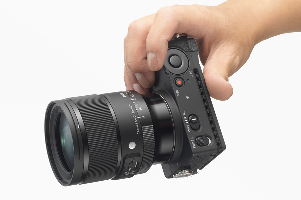高性能を普段使いできるコンパクトな大口径広角レンズ「SIGMA 24mm F1
