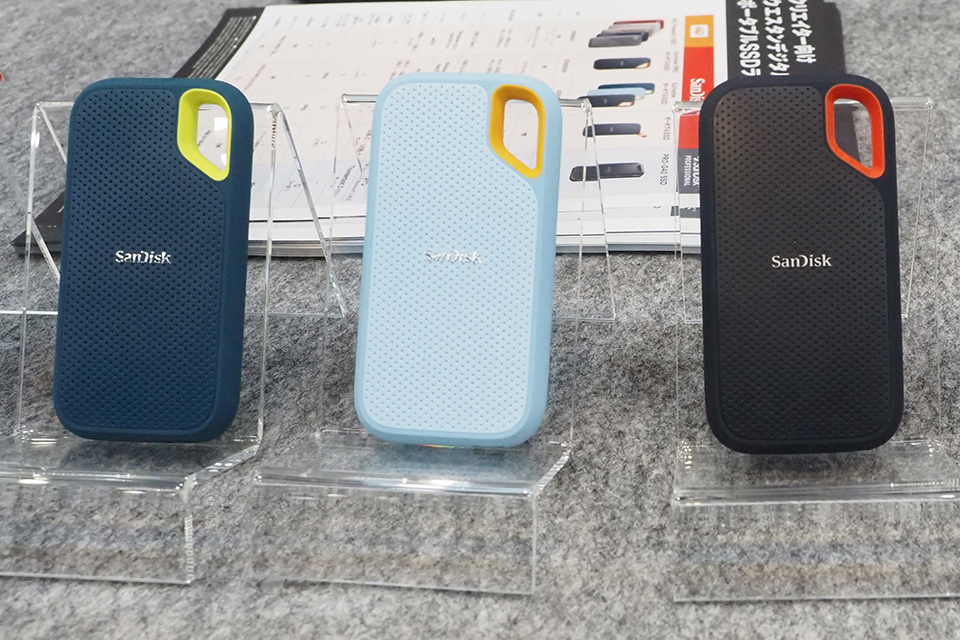 カラフルモデルからプロ仕様まで、サンディスクのポータブルSSDが