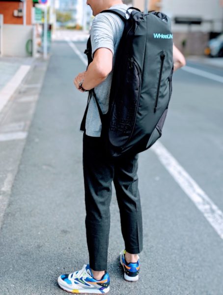 バックパックに収納できる「A-bike city」。電車やバスの車内、カフェ