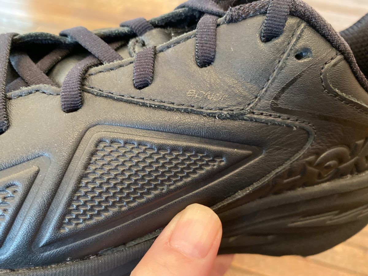 2019年話題となったホカ オネオネの「レザー版」が通常モデルでも出た