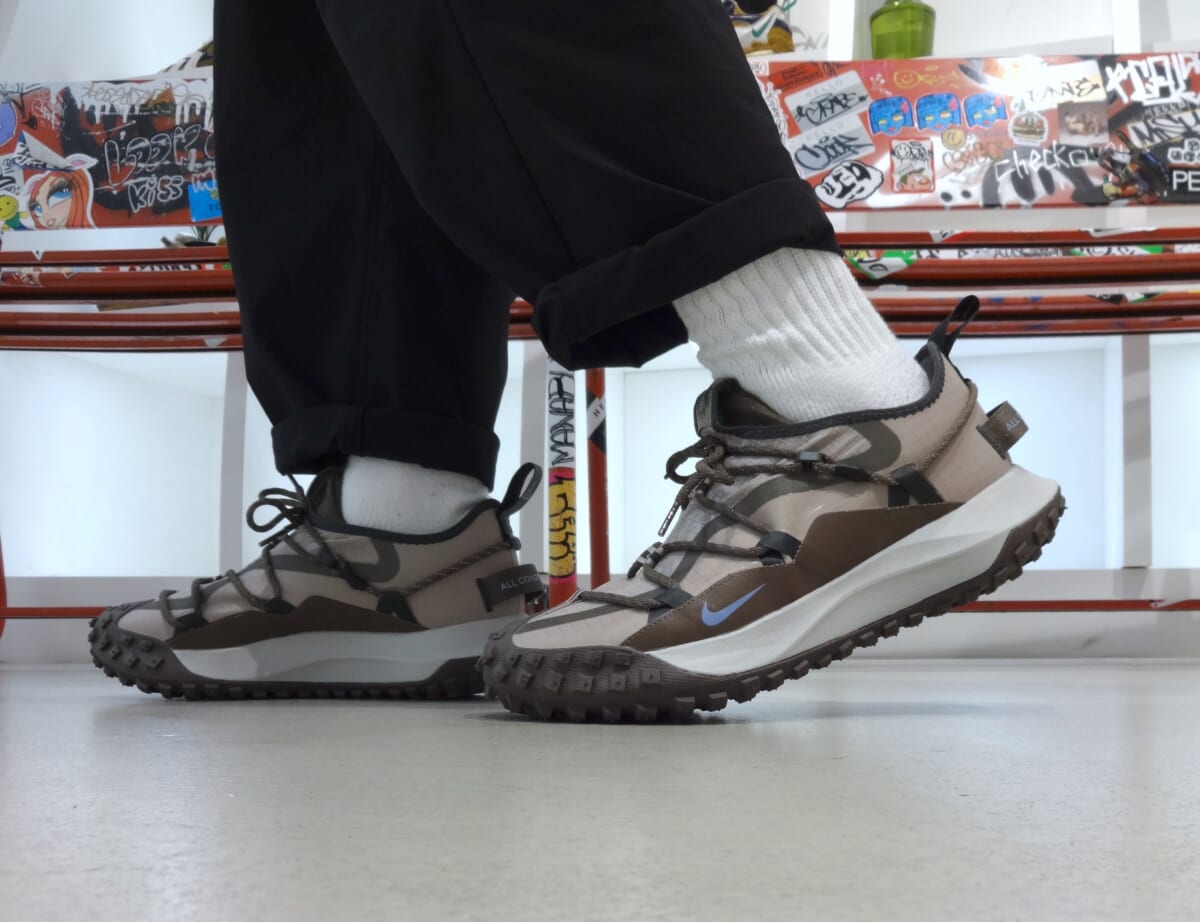 機能美あふれるデザインの「ナイキ ACG マウンテン フライ LOW SE