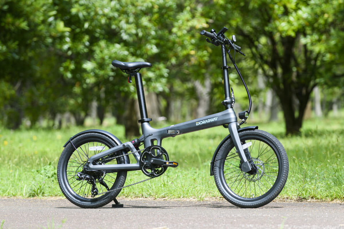 欲しい要素”が詰め込まれてる！ 折り畳みカーボン製電動アシスト自転車