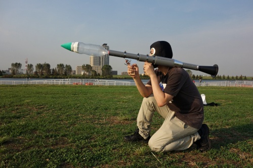 実戦レビュー】見た目が本気すぎる『ペットボトルランチャー』を撃って