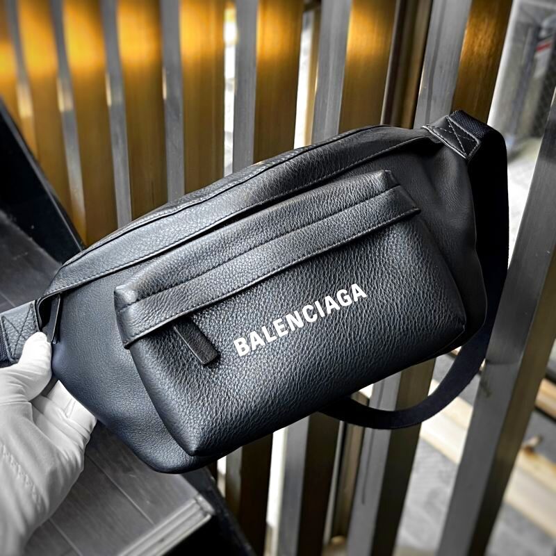 BALENCIAGA バレンシアガ エブリデイ ベルトバッグ ブラック ウエスト