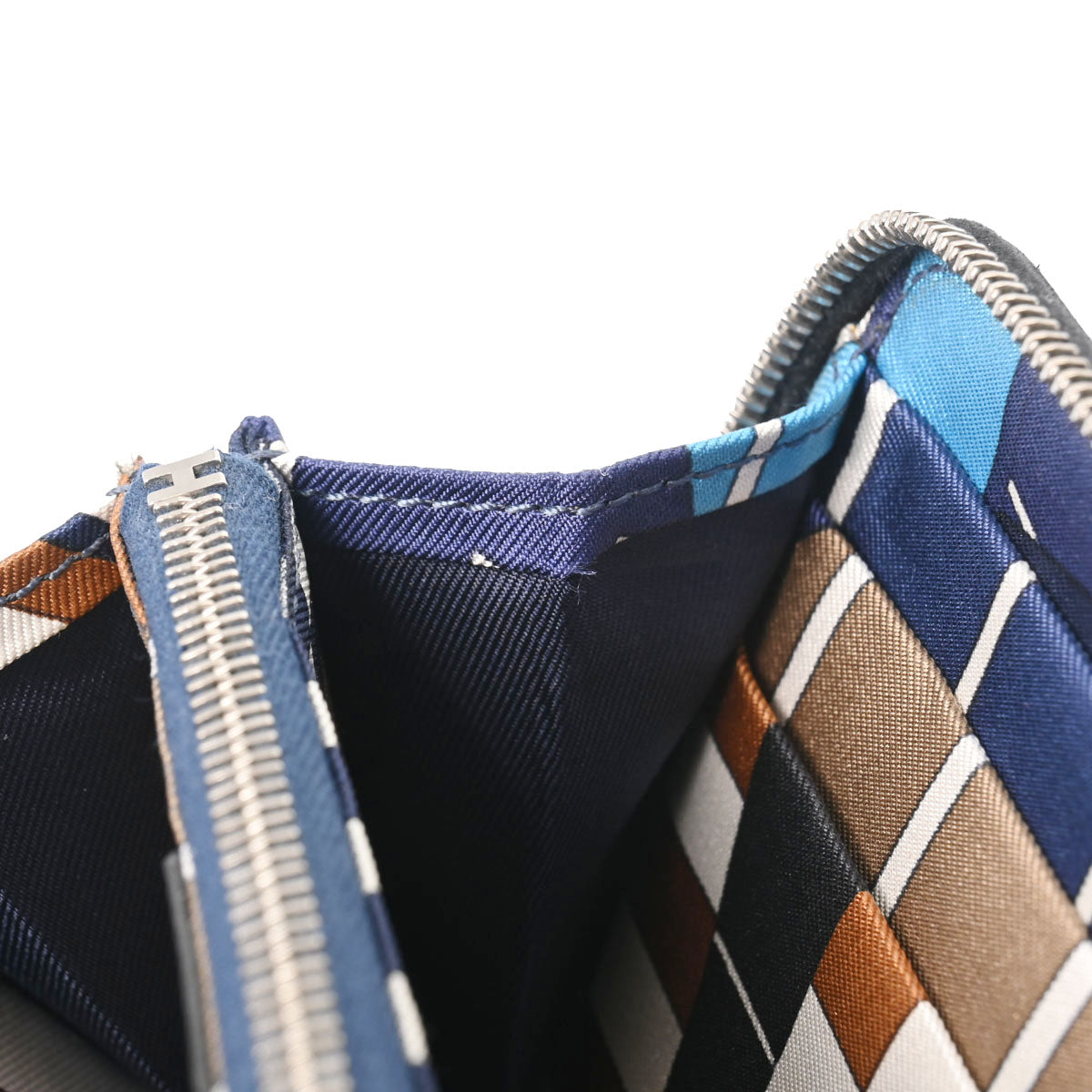 エルメスアザップ コンパクト シルクイン 黒 シルバー金具 Y刻印(2020