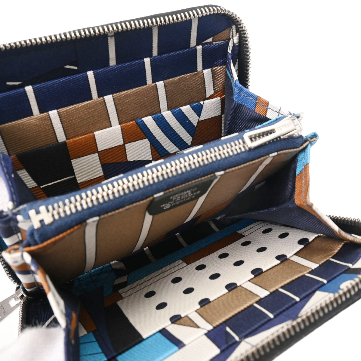 エルメスアザップ コンパクト シルクイン 黒 シルバー金具 Y刻印(2020