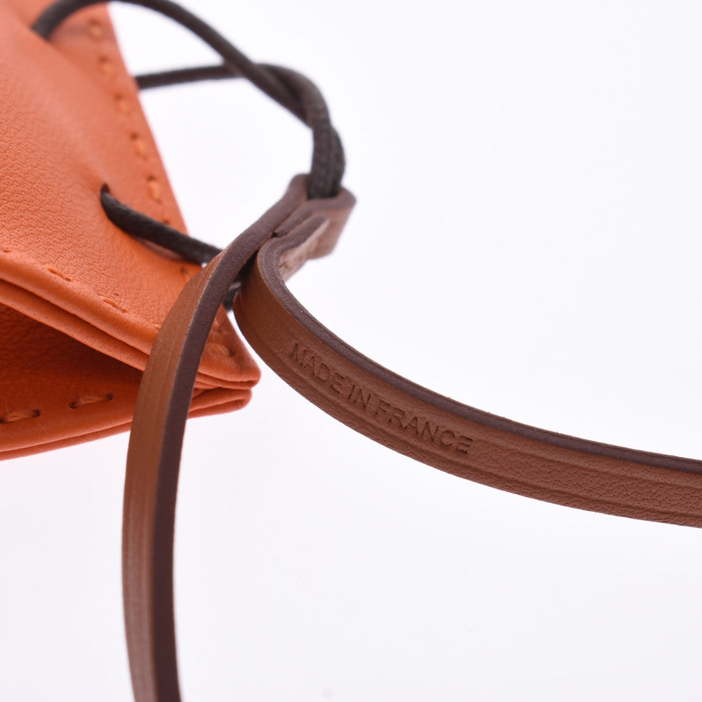 806500012353000-10_3ff8832b-