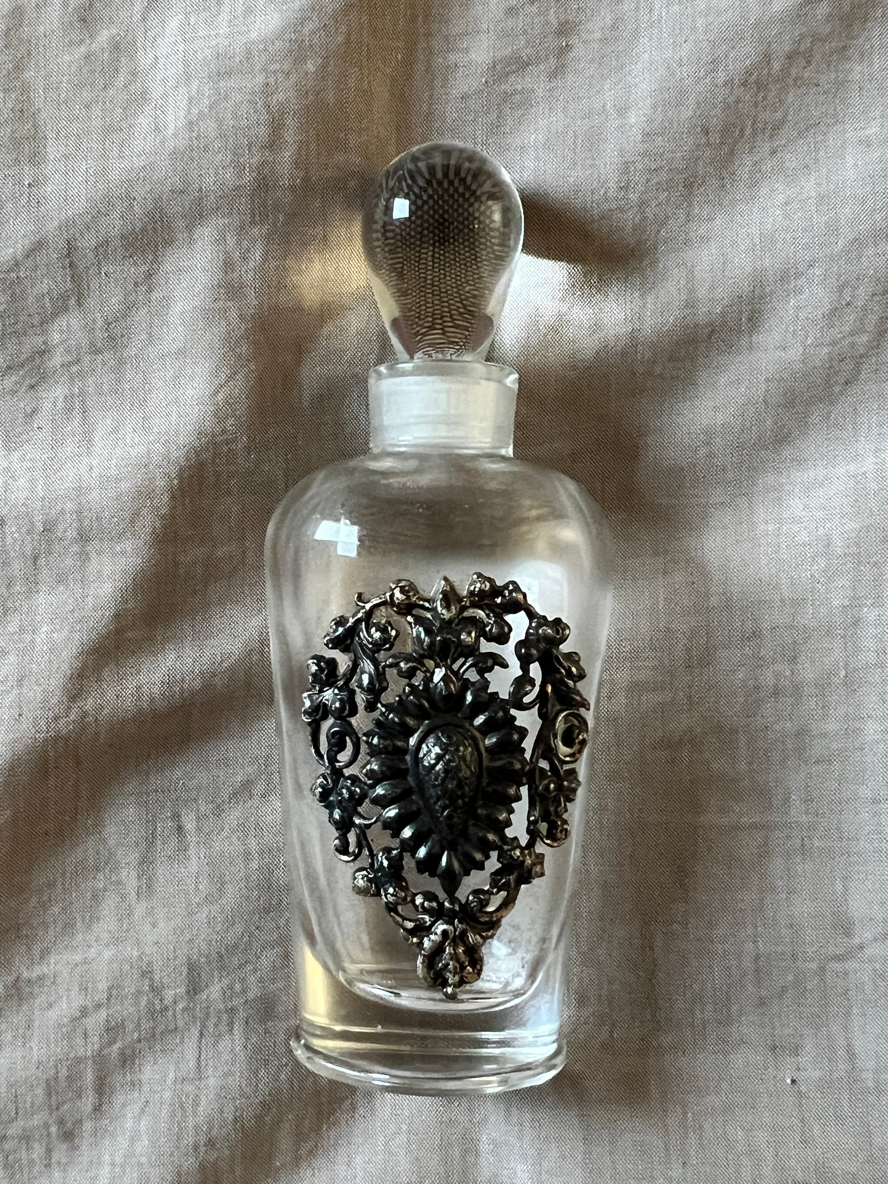 ☆フランス製香水瓶セット – France Antique 銀色アンティーク